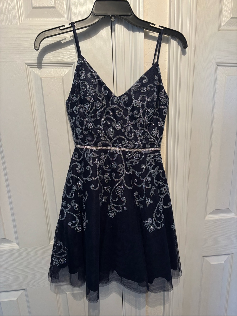 Navy Blue Embellished V-Neck homecoming Dress
